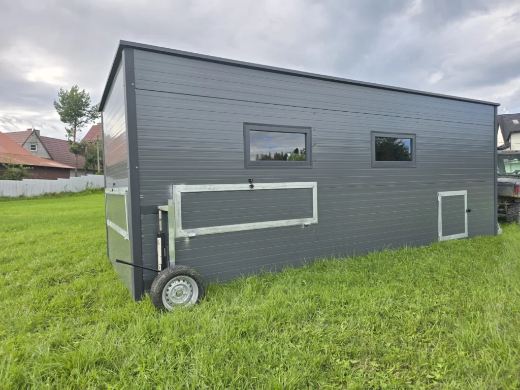 Duży mobilny kurnik